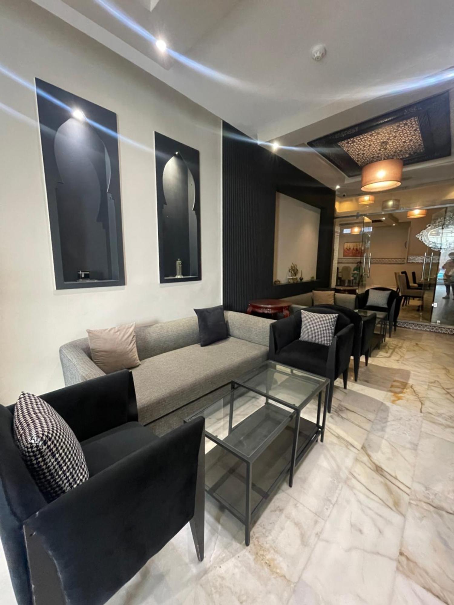 Cade Hotel