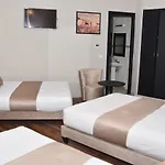 Cade Hotel