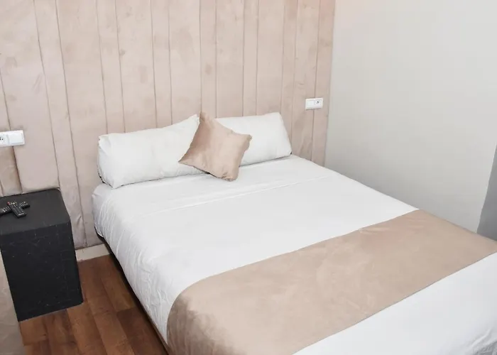 Cade Hotel